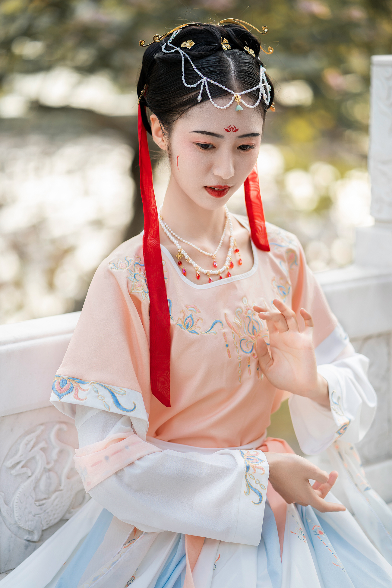 《中国民俗文化——服饰》_中国民俗文化—服饰_中国的服饰文化民俗礼仪
