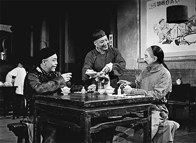 中国传统戏曲与现代话剧的异同_中国传统戏曲和话剧的联系_中国戏曲与中国话剧
